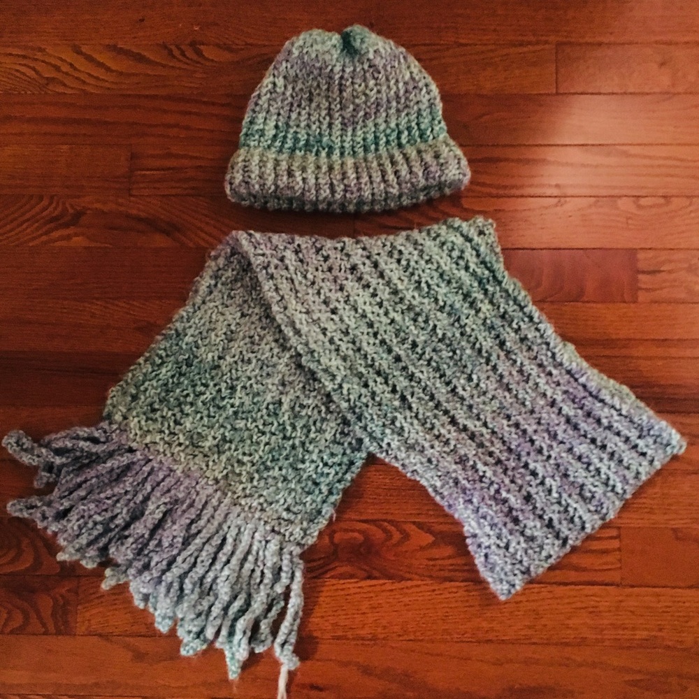 Hand Knit Hat & Scarf Set